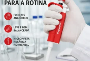 Micropipeta 100–1000 µL transferindo liquido em bancada laboratorial